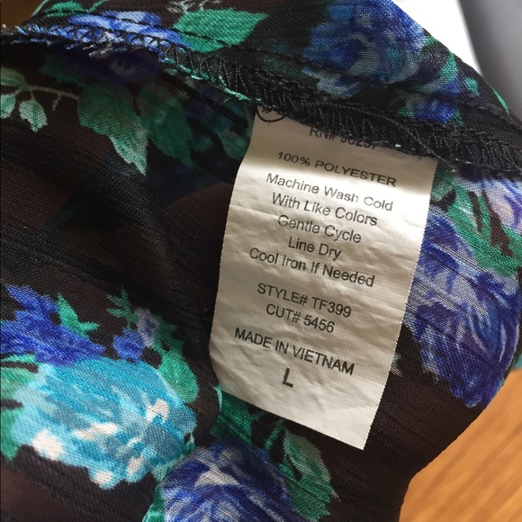 Blue Floral Sheer Flutter Sleeve - Picture 7 of 8